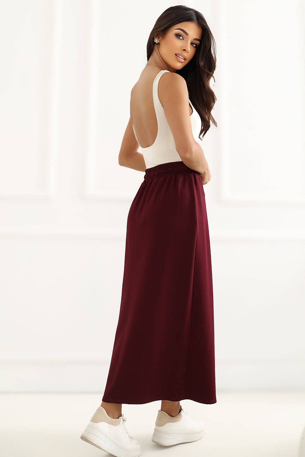  rok model 230418 Lakerta 