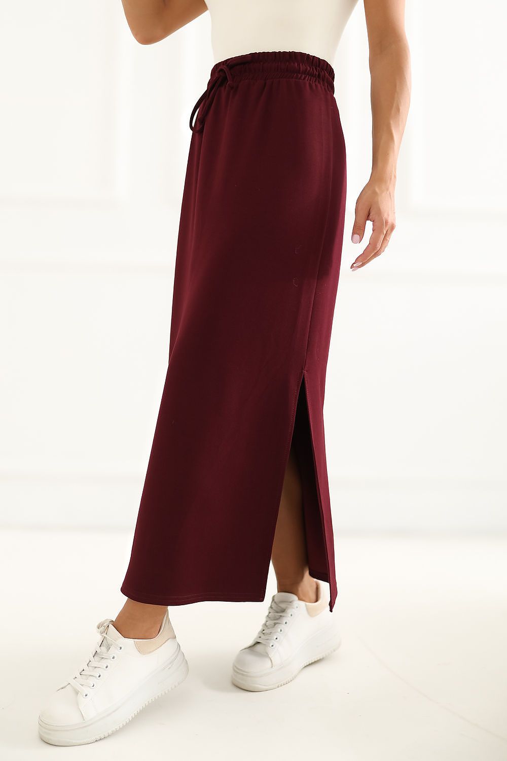  rok model 230418 Lakerta 