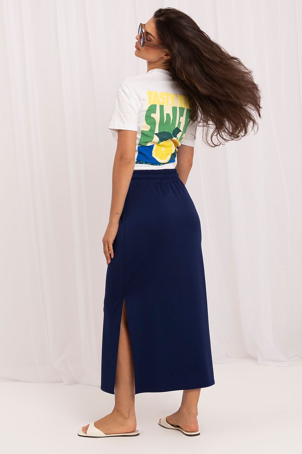  rok model 230417 Lakerta 
